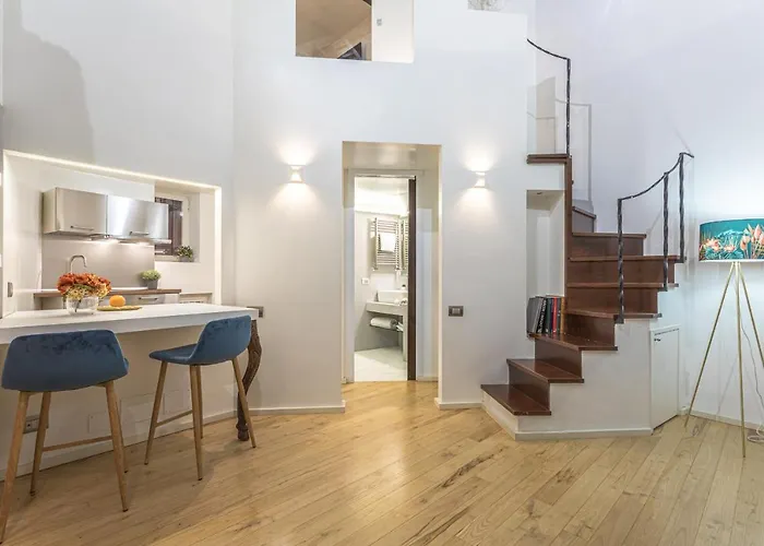 Lucrezia - Close To Piazza Navona
